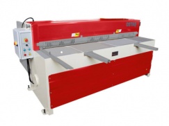 Гильотина электромеханическая OSTAS ORGM 1350X3 от компании Нова Механика